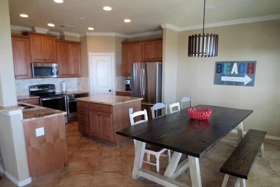 Kitchen/dining area