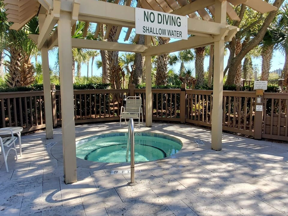 Hot Tub at Windsor