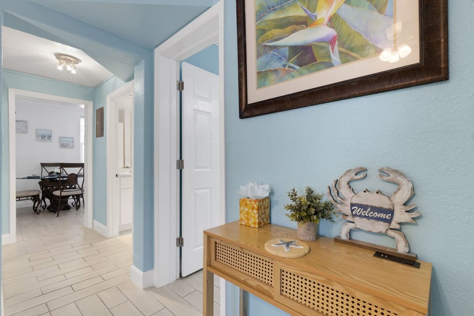 Atmosphere: Features cool tile floors, ceiling fan, central AC and dehumidifier for perfect climate