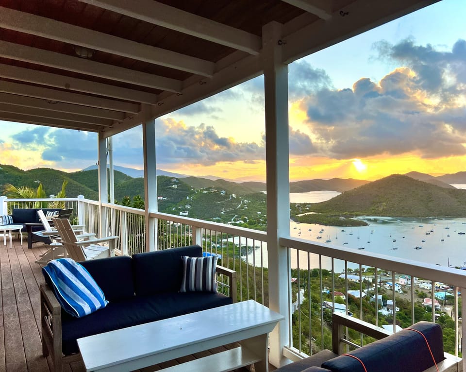 This is what mornings in paradise look like! ☀️🤩