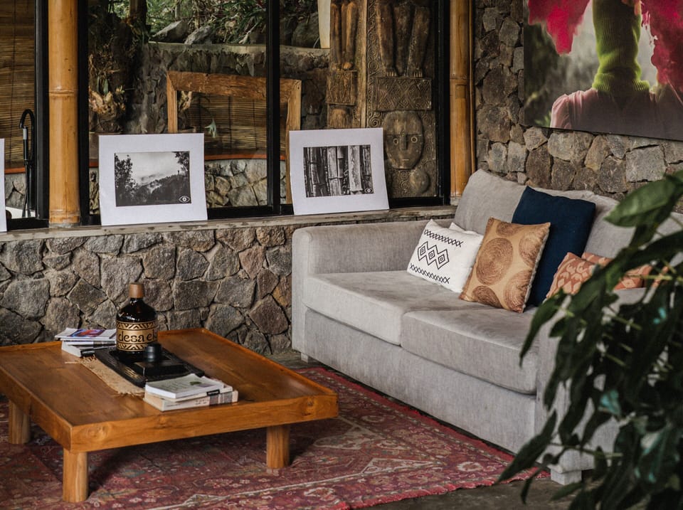 Loft, 1 King Bed, Mountain View | Living area