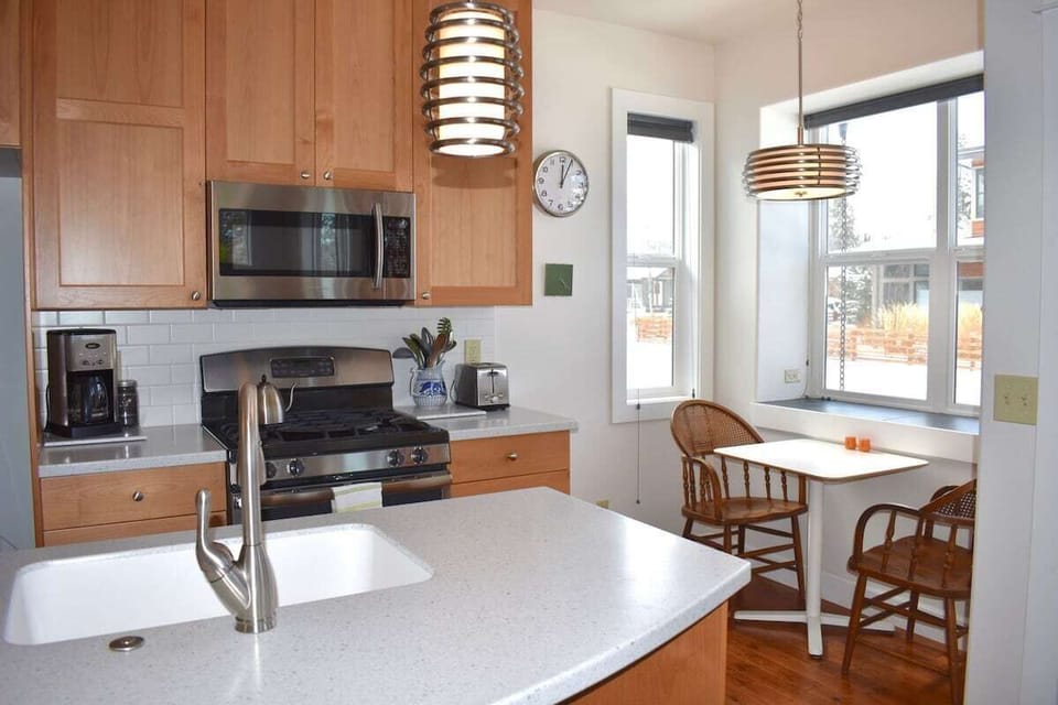 Kitchen and Breakfast Nook