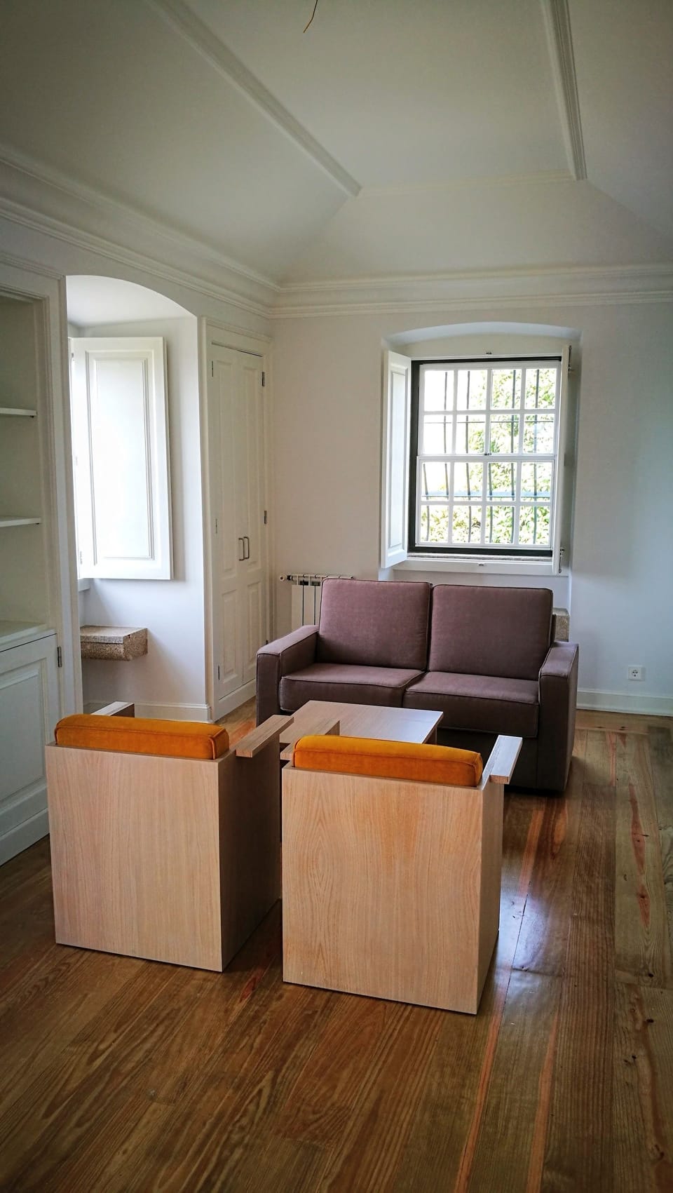 Executive Suite | Living area | Smart TV
