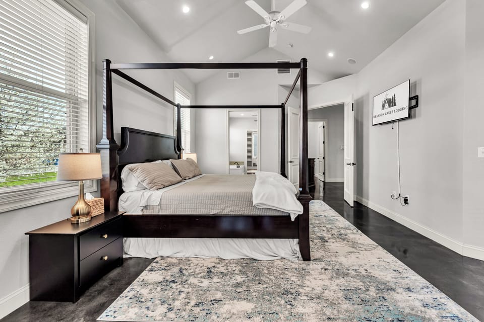 King bed in the large with primary with en suite bathroom and huge closet.