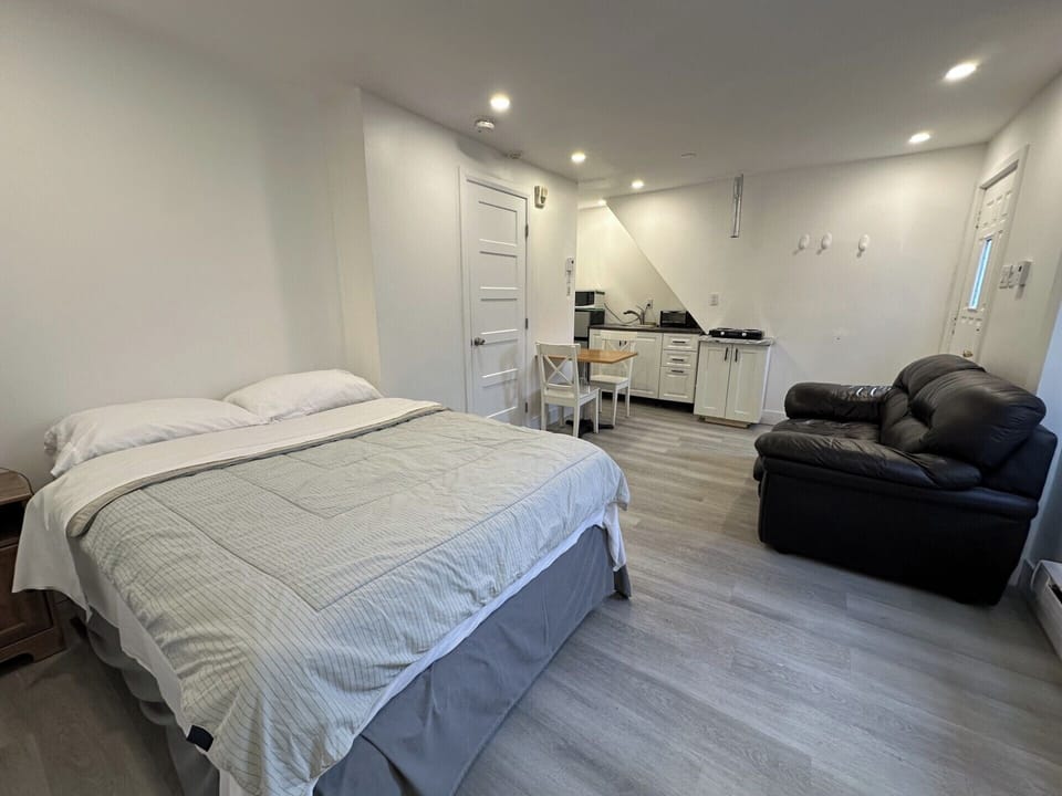 Studio | Premium bedding, free WiFi, bed sheets