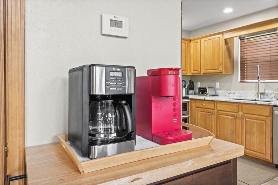 12 cup coffee pot and Keurig