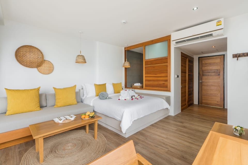 Deluxe Sea Facing | Minibar, desk, blackout drapes, rollaway beds