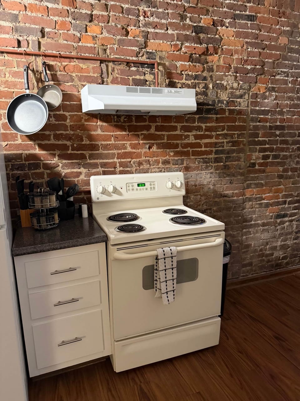 Kitchen Unit 6