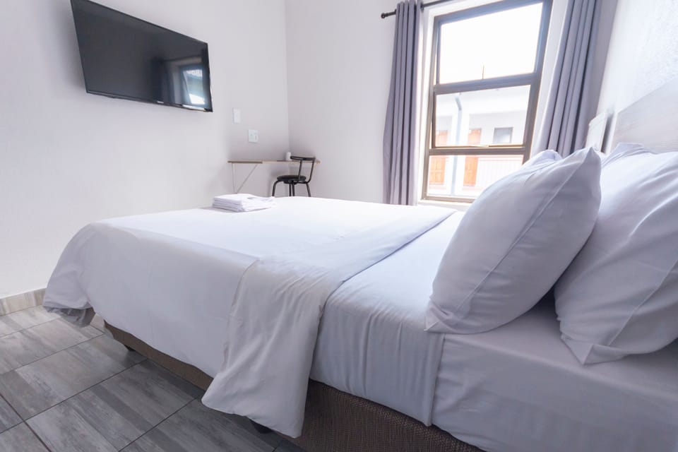 Deluxe Room | Premium bedding, desk, free WiFi, bed sheets