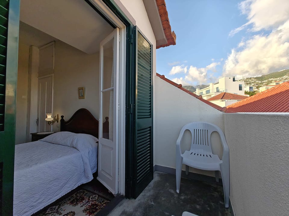 Traditional Double Room | Premium bedding, iron/ironing board, free WiFi, bed sheets