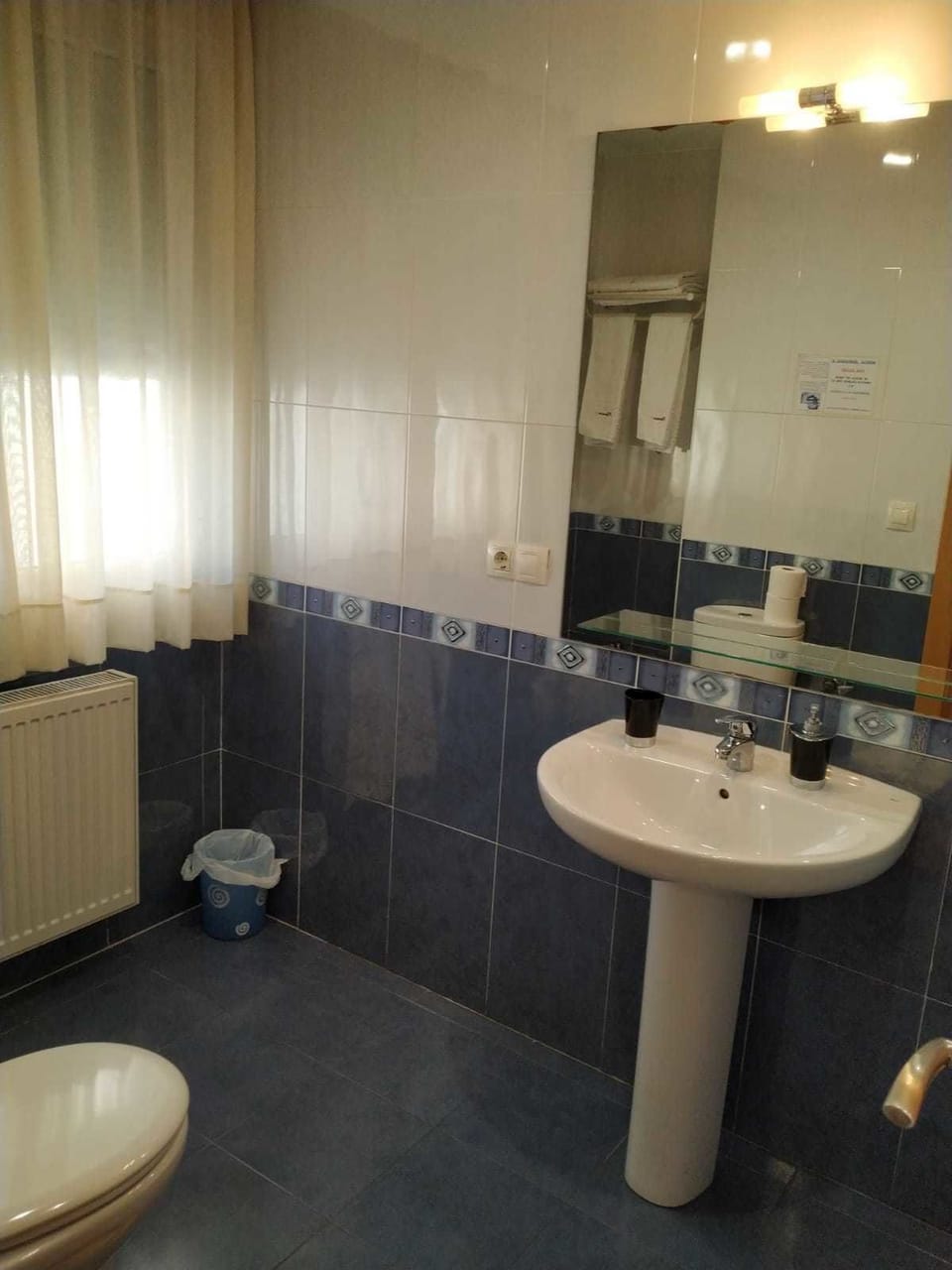 Quadruple Room | Bathroom | Shower, rainfall showerhead, towels