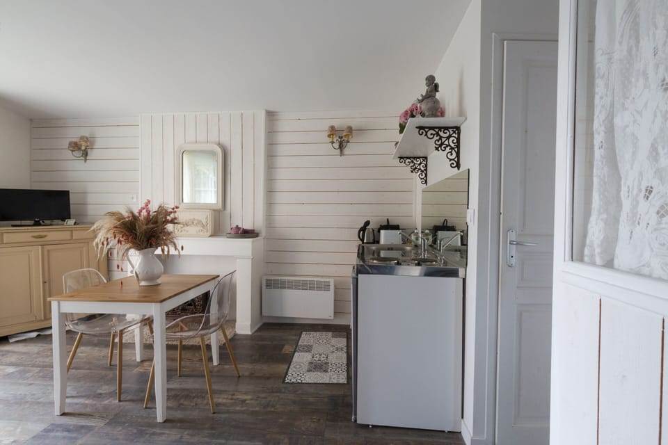Romantic Studio, Private Bathroom
