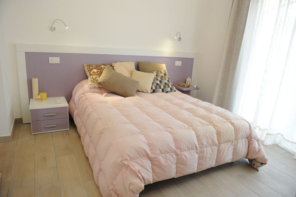Comfort Double or Twin Room | Desk, blackout drapes, cribs/infant beds, free WiFi