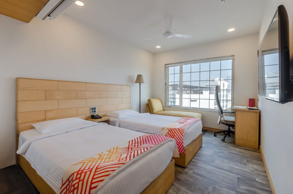 In-room safe, desk, free WiFi