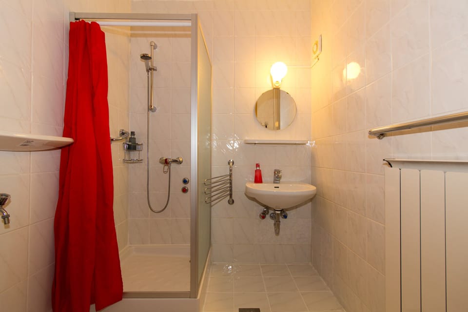 Economy Double Room, Shared Bathroom | Bathroom | Hair dryer, towels, toilet paper