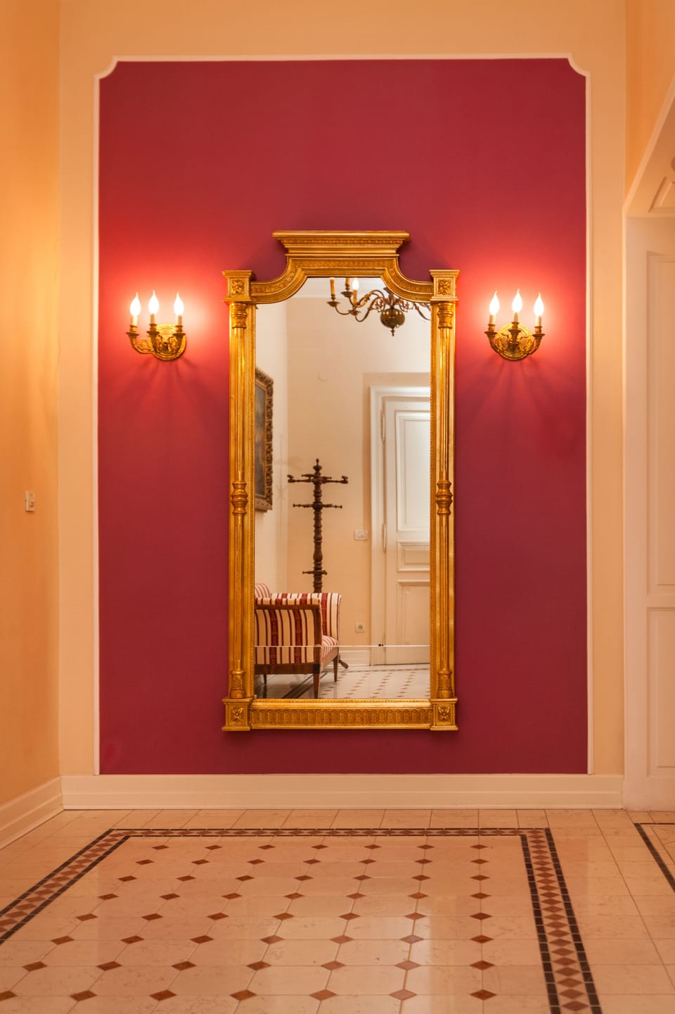 Filips Palace Luxurious Apartment