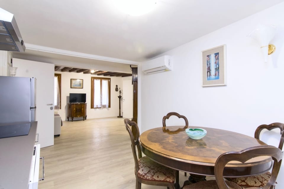 Apartment, 1 Bedroom | In-room dining