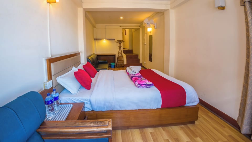 Deluxe Triple Room | In-room safe, desk, soundproofing, free WiFi