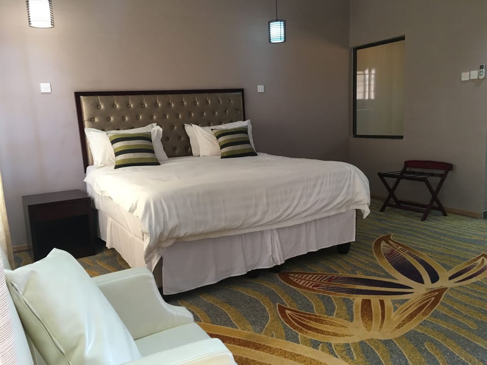 Executive Double Room | Desk, iron/ironing board (on request), WiFi (free)