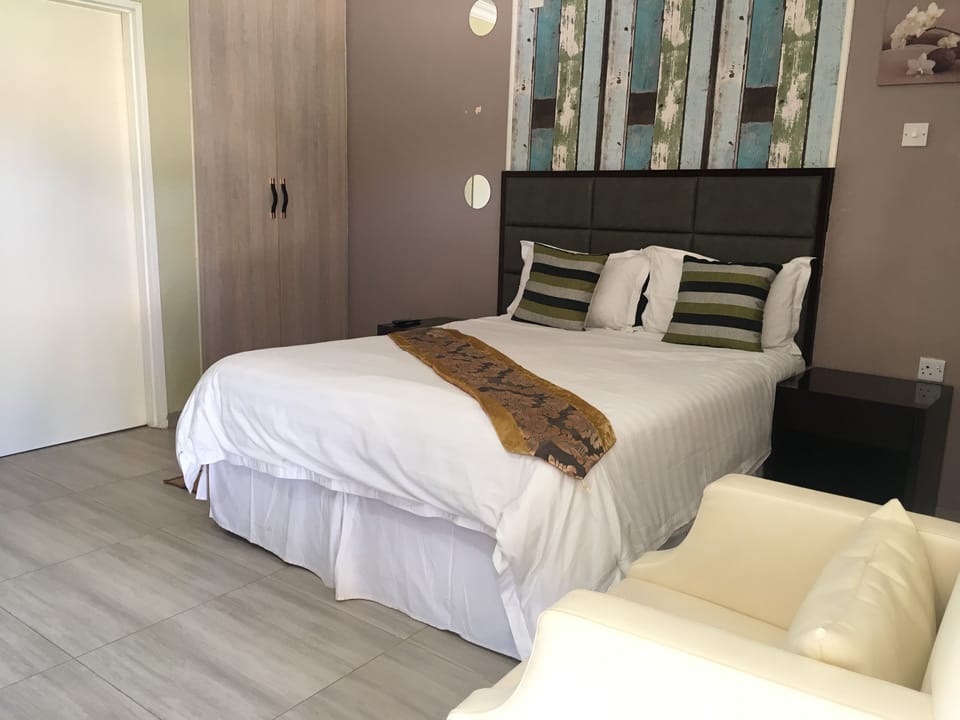 Standard Double Room | Desk, iron/ironing board (on request), WiFi (free)
