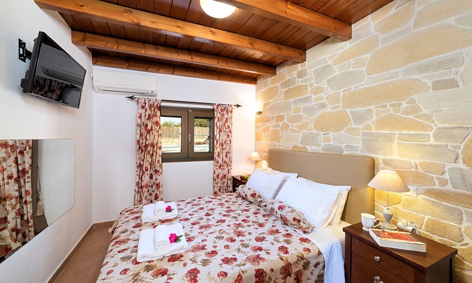 Villa | 4 bedrooms, in-room safe, soundproofing, free WiFi