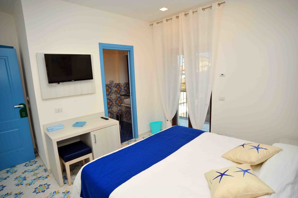 Comfort Double or Twin Room, 1 Queen Bed, Garden View | In-room safe, desk, rollaway beds (surcharge), WiFi (free)