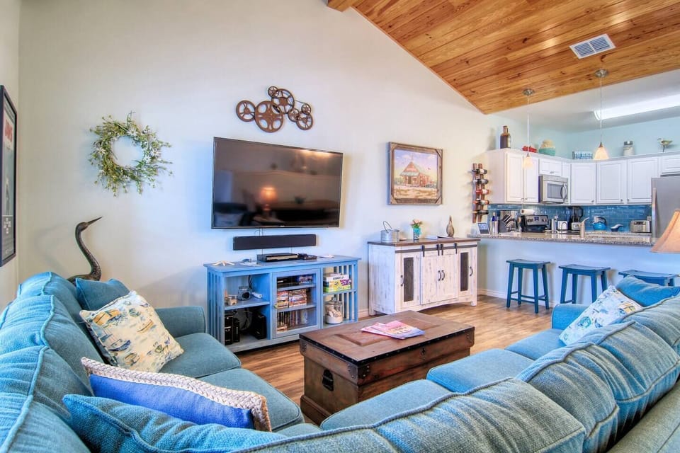2nd floor - living room