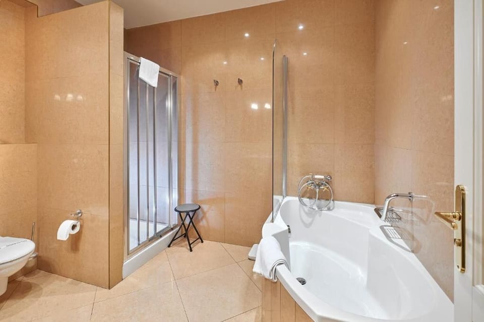 Apartment | Bathroom | Free toiletries, bathrobes, slippers, towels