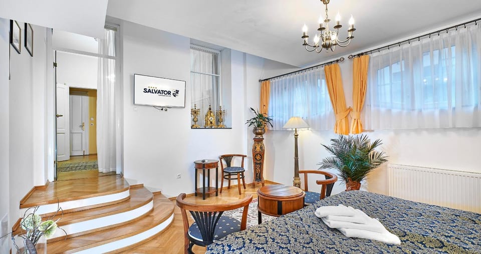 Minibar, in-room safe, individually decorated, individually furnished