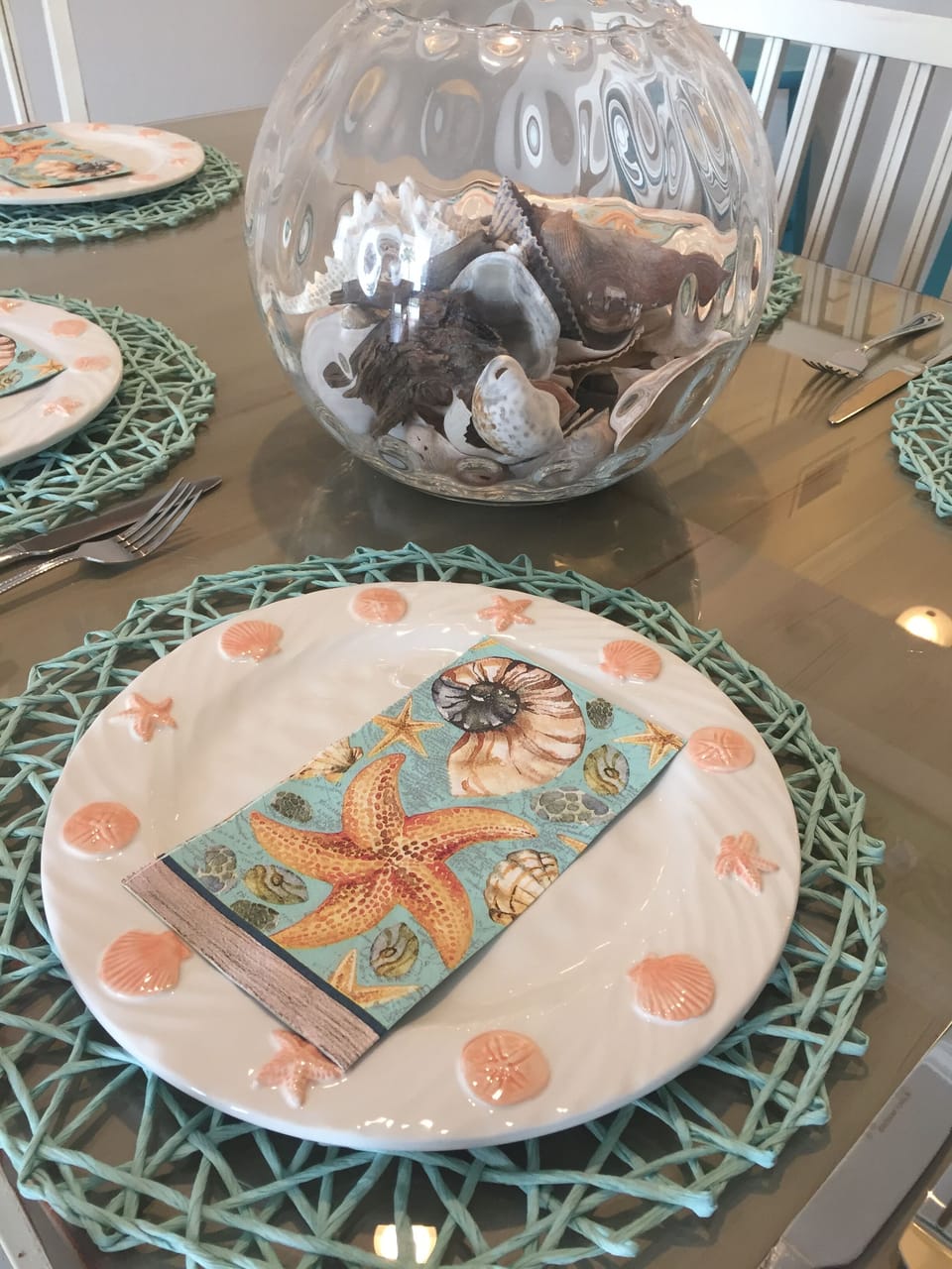 Sitting down for a nice beach lunch