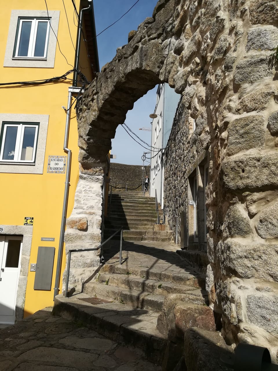 Neigbourhood / way to the apartment
