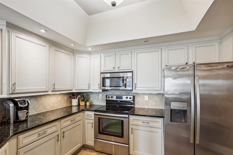 Kitchen at 5403 Hampton Place