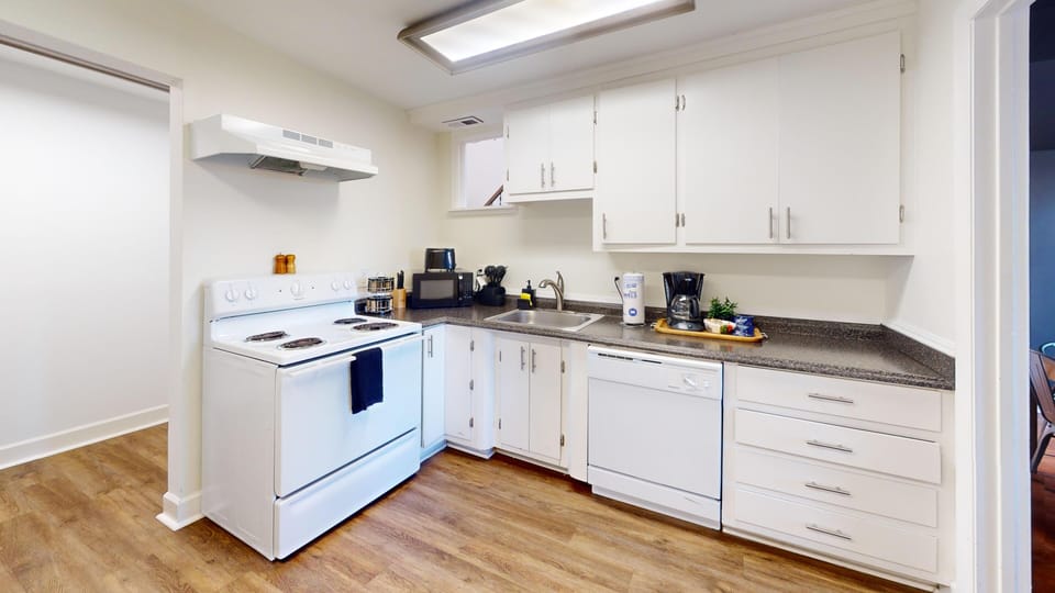 111 Second Ave N Kitchen