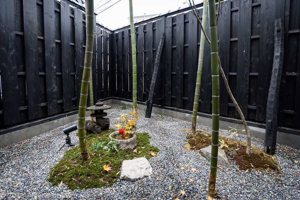 The private rear garden. (1)