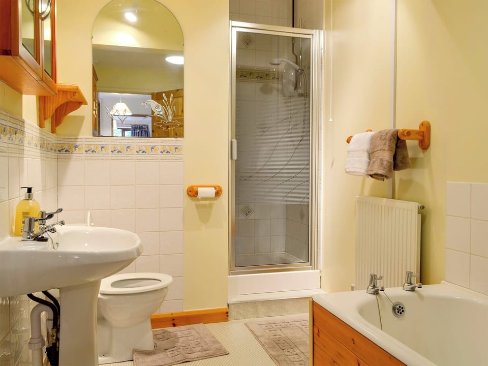 Bathroom | Bryn Villa, Howey, near Llandrindod Wells