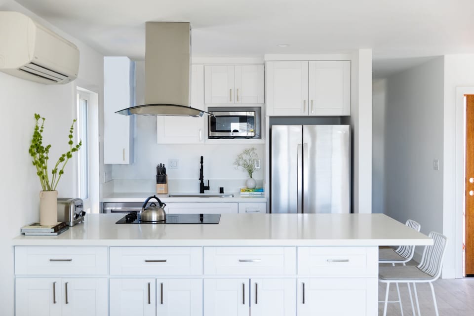 Clean and modern lines in the kitchen.