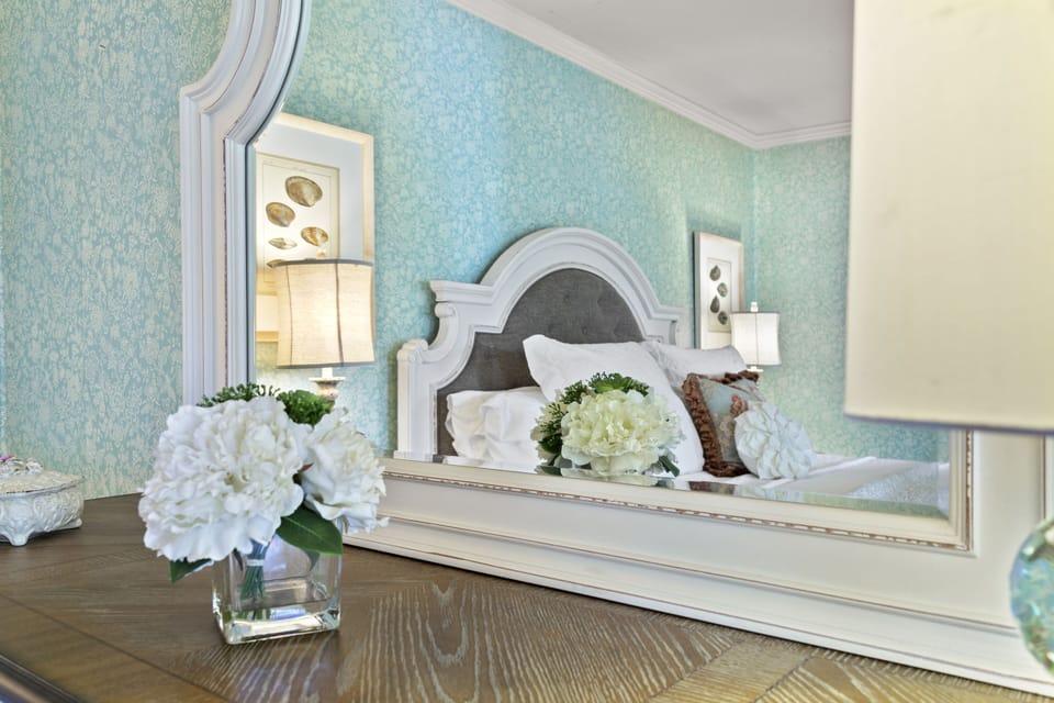 The Clinton Room | Premium bedding, individually decorated, individually furnished