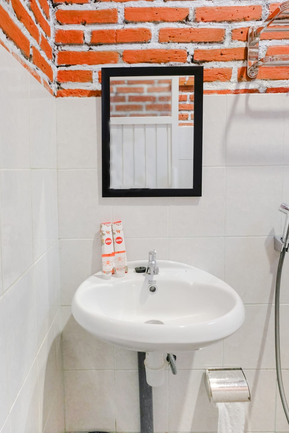 Family Suite, Multiple Beds | Bathroom sink