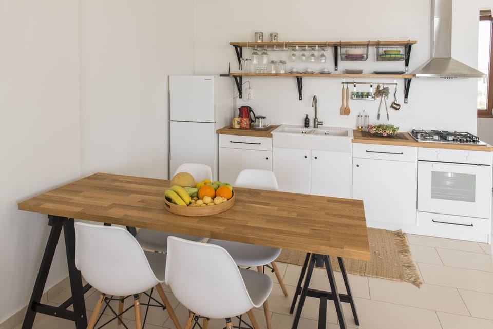 Luxury Suite, 1 Bedroom, Sea View | In-room dining