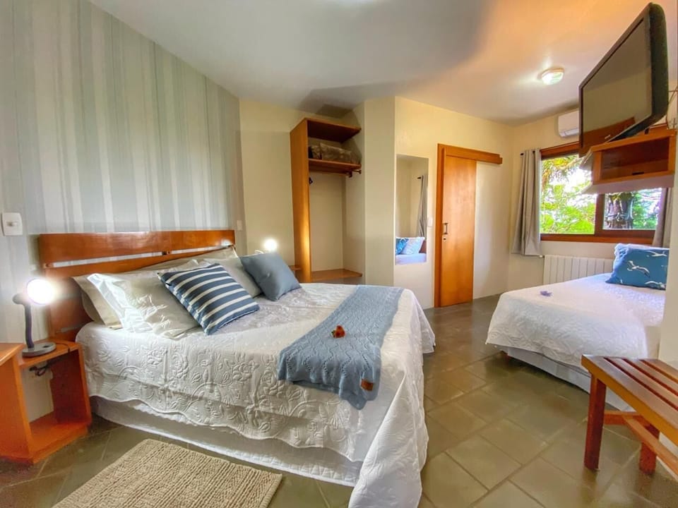 Standard Room, Garden View | Hypo-allergenic bedding, minibar, blackout drapes, iron/ironing board