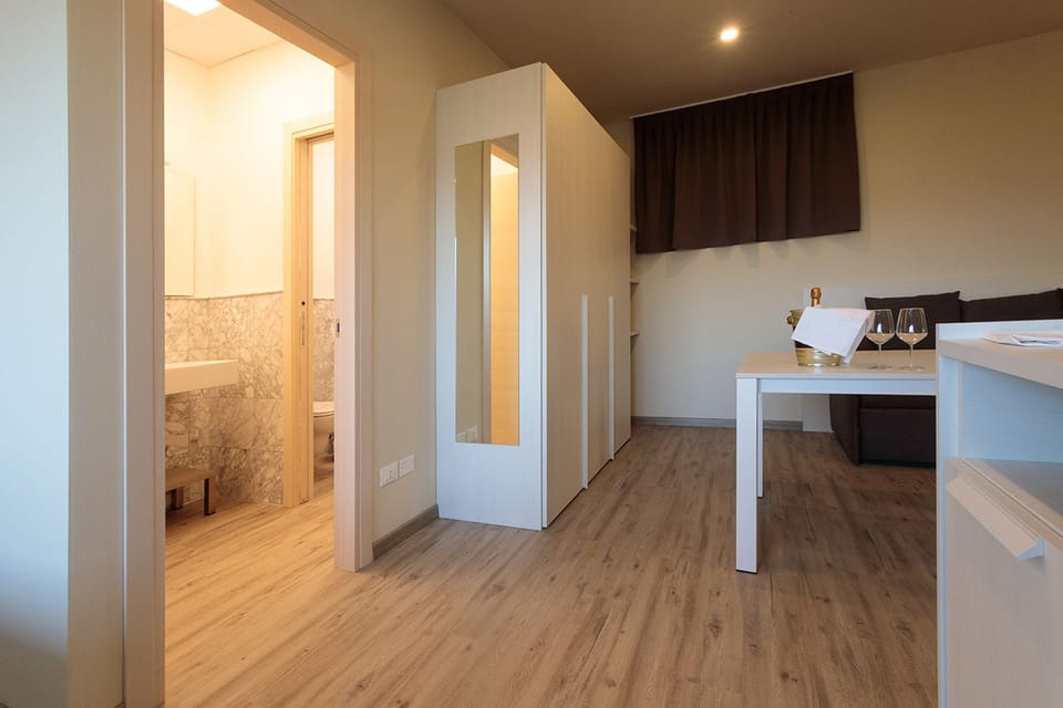 Comfort Room, 2 Twin Beds, Hill View | Memory foam beds, minibar, WiFi (free)