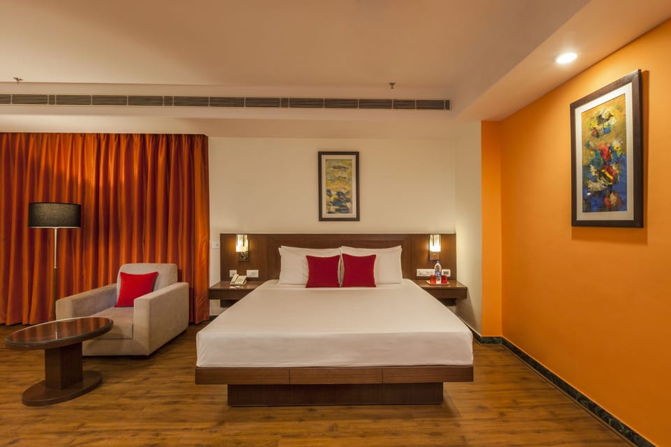 Deluxe Room | Desk, blackout drapes, iron/ironing board, WiFi (free)