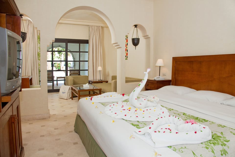 In-room safe, blackout drapes, bed sheets