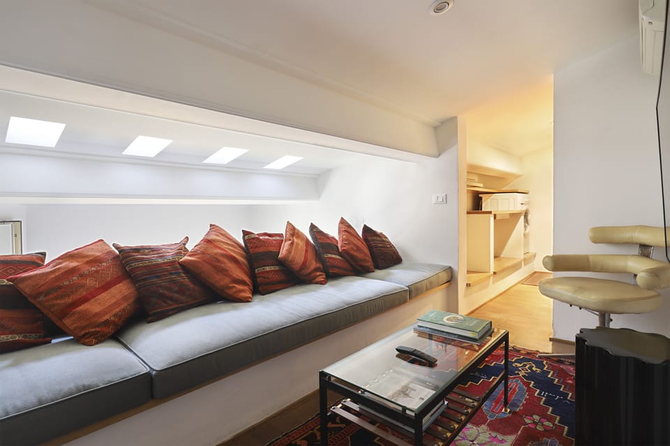 Apartment, 2 Bedrooms, Patio, City View | Television