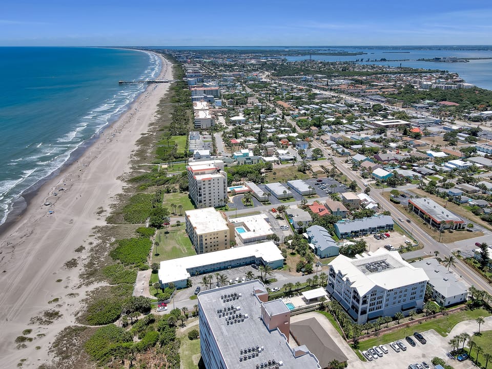 looking North to Cocoa Beach Pier
