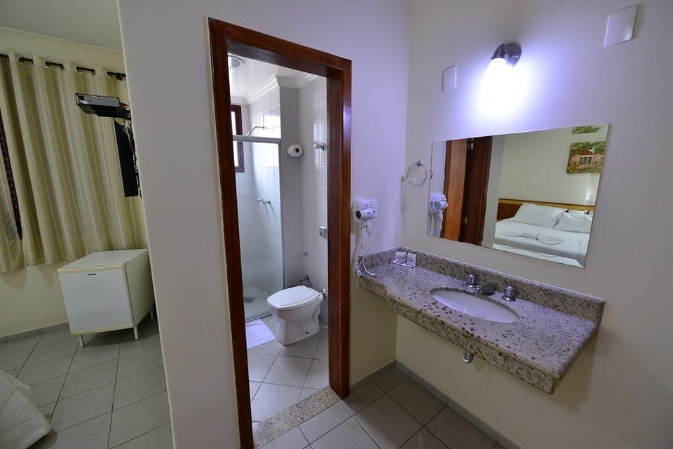 Deluxe Double or Twin Room | Desk, free WiFi, bed sheets
