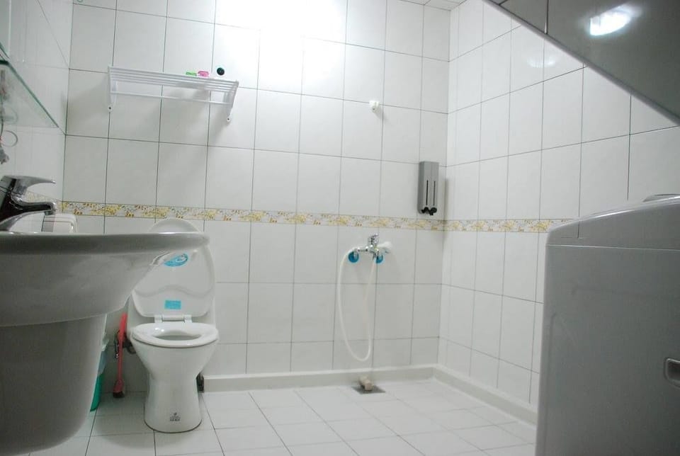 Shower, free toiletries, hair dryer, slippers