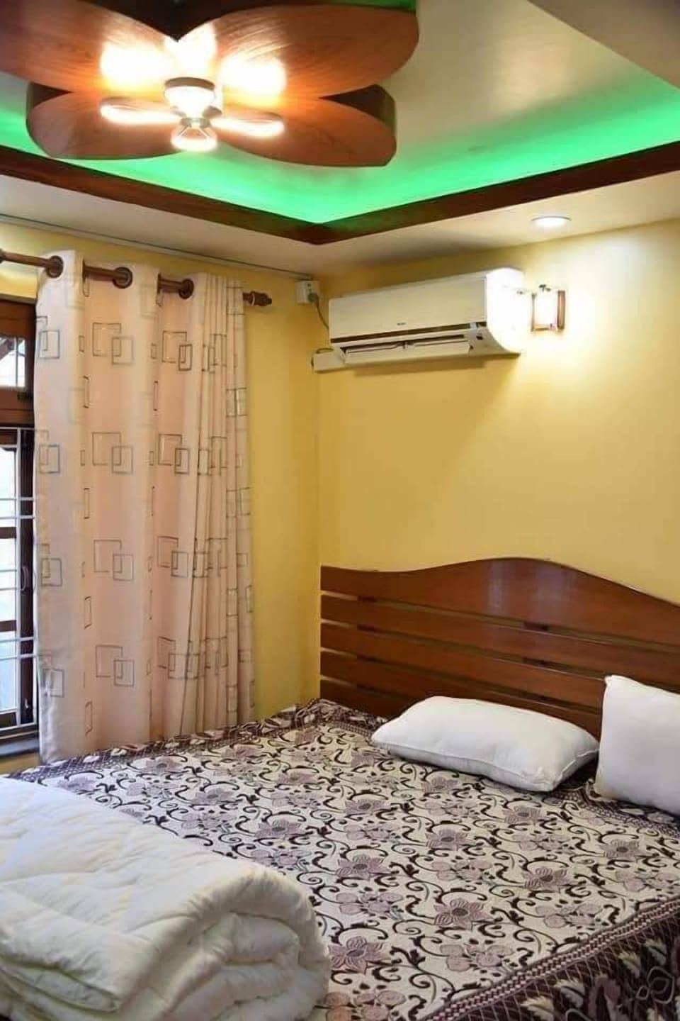 Deluxe Double Room, 1 King Bed, Hill View | Free WiFi