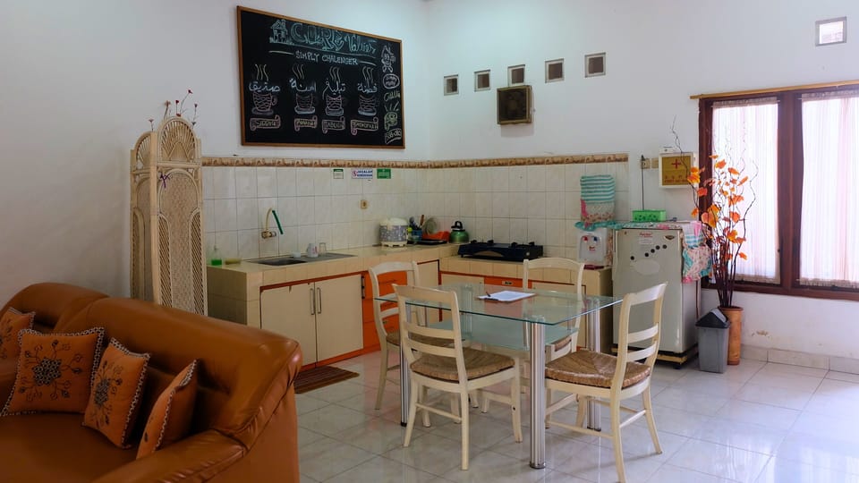 Standard House, 3 Bedrooms | Private kitchen | Fridge, stovetop, griddle, cookware/dishes/utensils