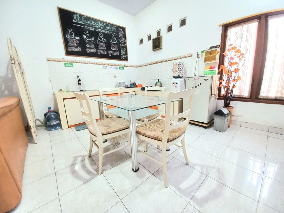 Standard House, 3 Bedrooms | Private kitchen | Fridge, stovetop, griddle, cookware/dishes/utensils